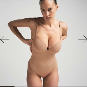 SKIMS Body Push-up Thong Bodysuit Large New